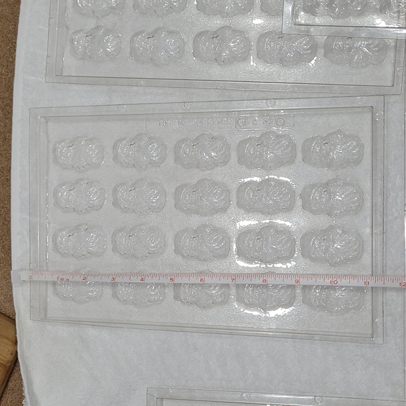 8 Christmas Santa Face Chocolate Molds!!! - Picture 7 of 8